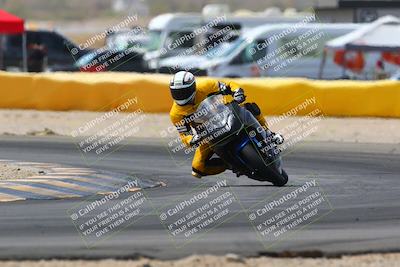 media/Apr-10-2022-SoCal Trackdays (Sun) [[f104b12566]]/Turn 2 (1135am)/